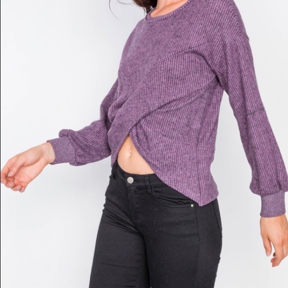 Long Sleeve Cross Front High-Low Cut Crop Top - Picture 3 of 4